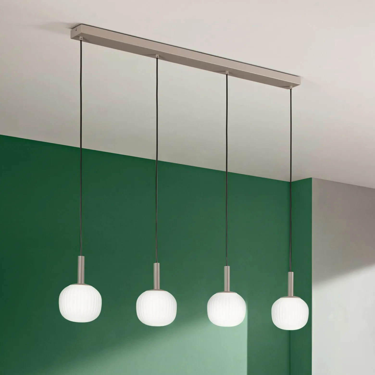 Hängelampe Eris, Länge 114 cm braun/weiß, Metall/Glas 4-flg.