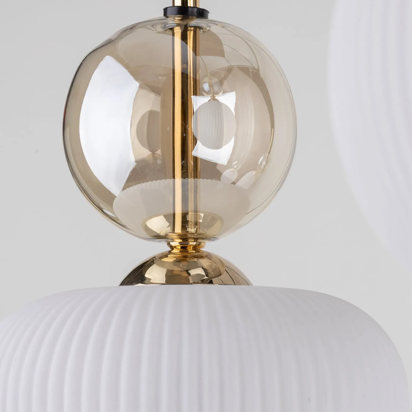 Hängelampe Sophia, 6-flammig, weiß/cognac, 65 cm lang, E14