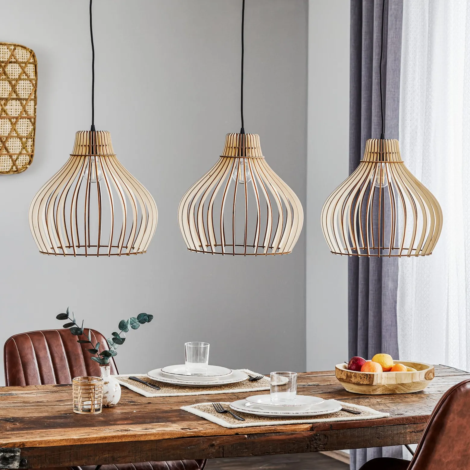 Hängeleuchte Barrel mit Holzschirmen, 3-fl. lang