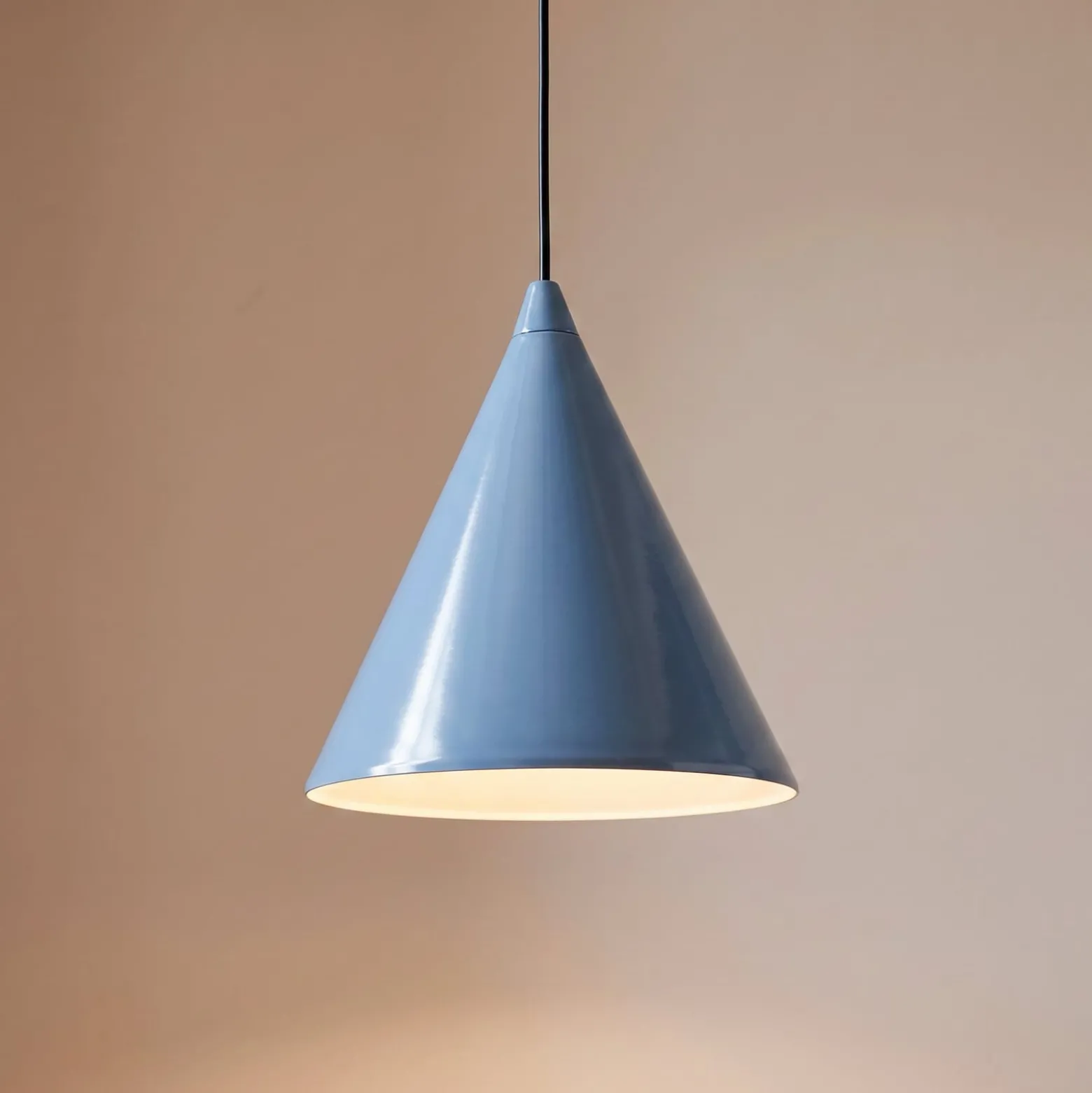 Hängeleuchte Form, rauchblau, Metall, Ø 24 cm, Kegel, E27