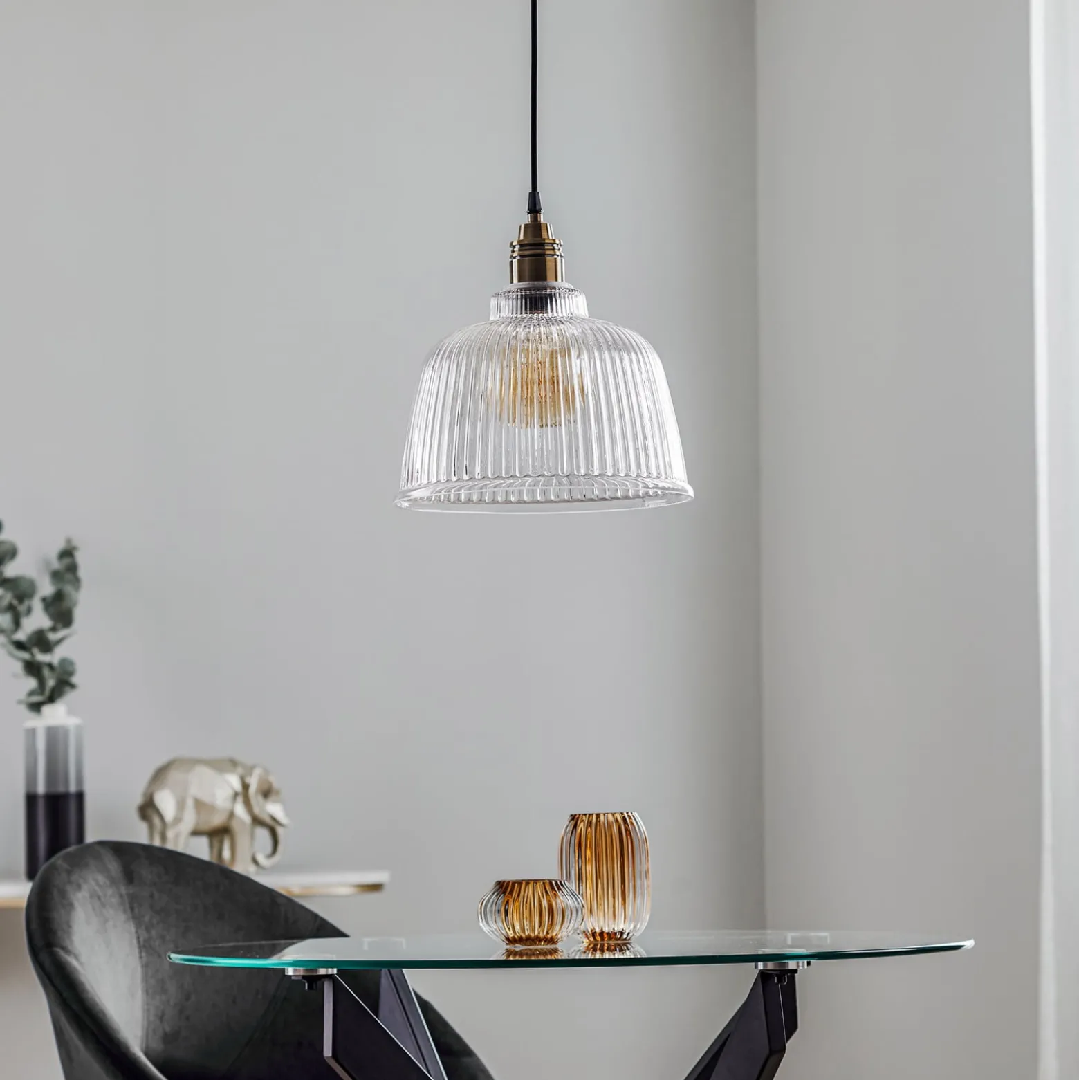 Hängeleuchte Leana, Glas klar, 1-flg., altmessing