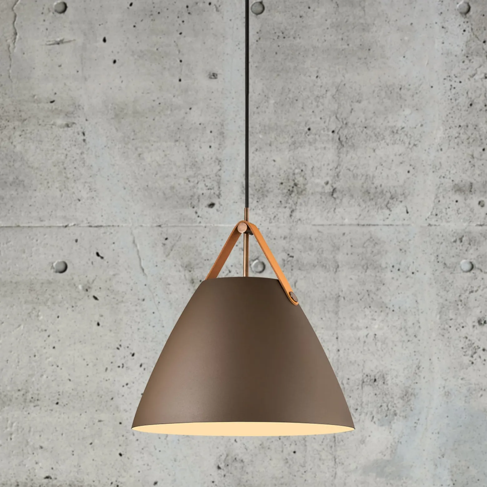 Hängeleuchte Strap mit Metallschirm beige, 36 cm