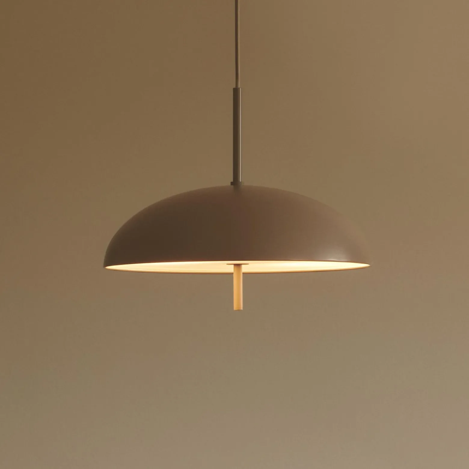 Hängeleuchte Versale, braun, Ø 35 cm, Metall, 2 x E27