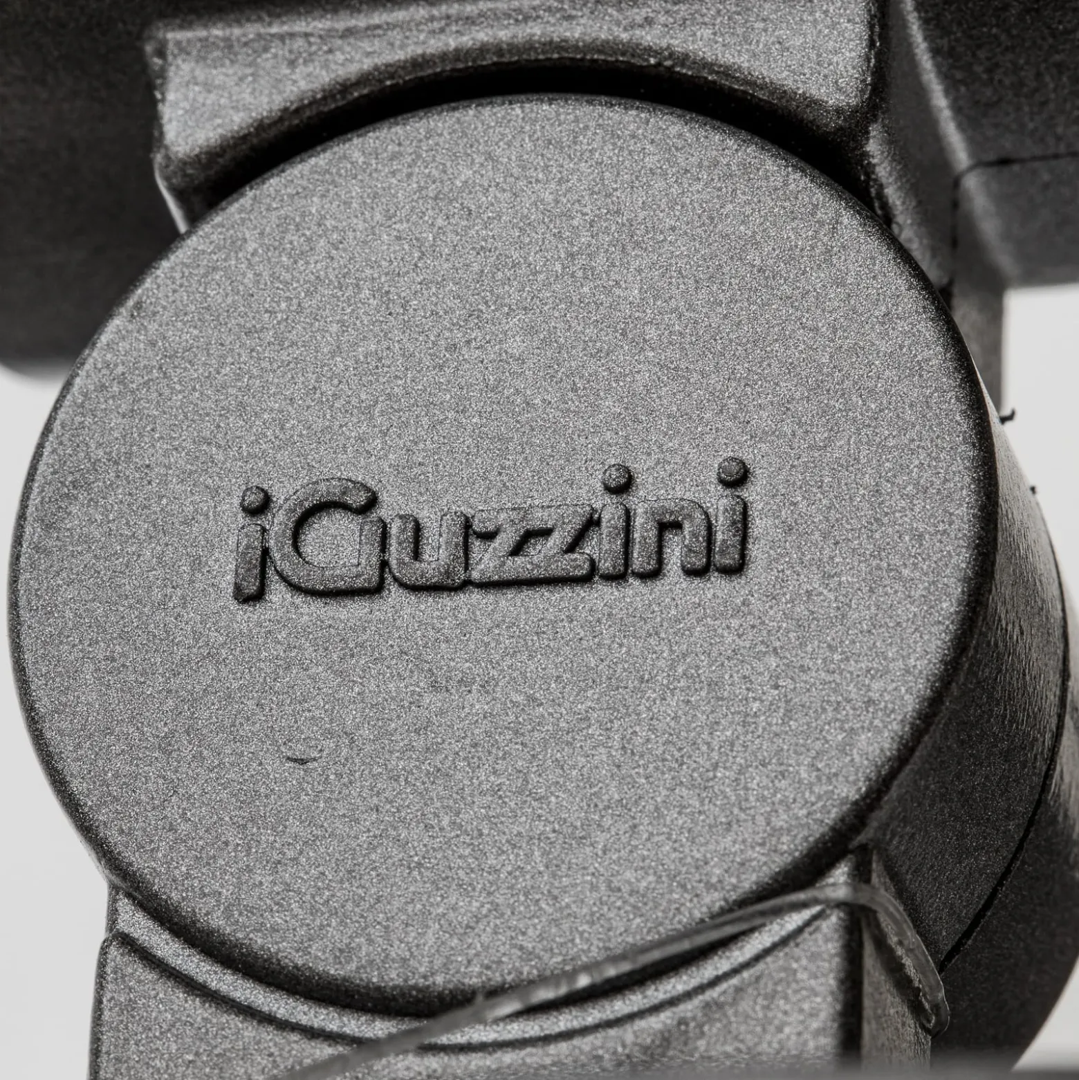 iGuzzini Paco LED-Strahler Ø8,3cm 10,9W 3.000K 86°