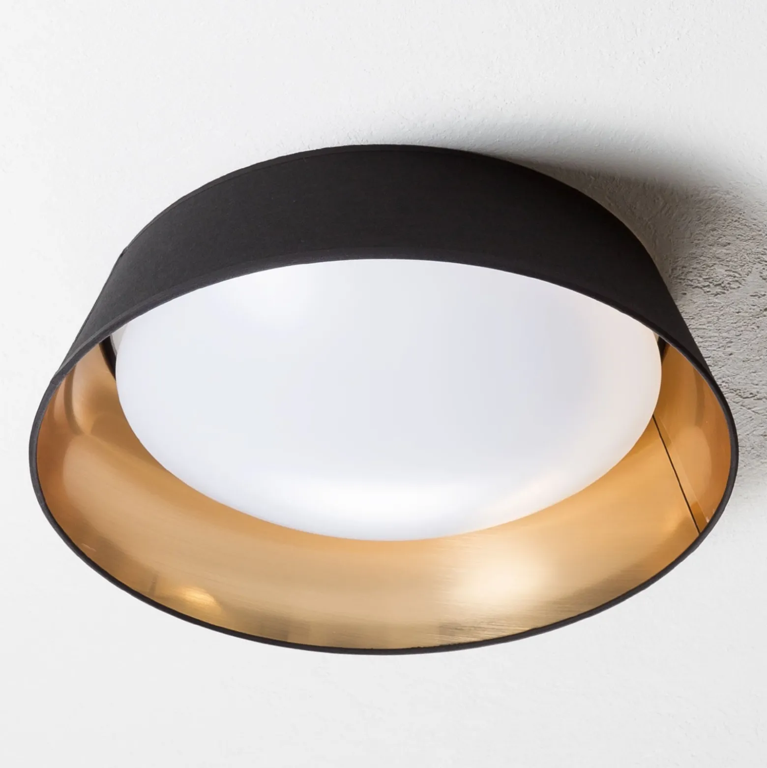 In Schwarz-Gold - runde LED-Deckenlampe Ponts