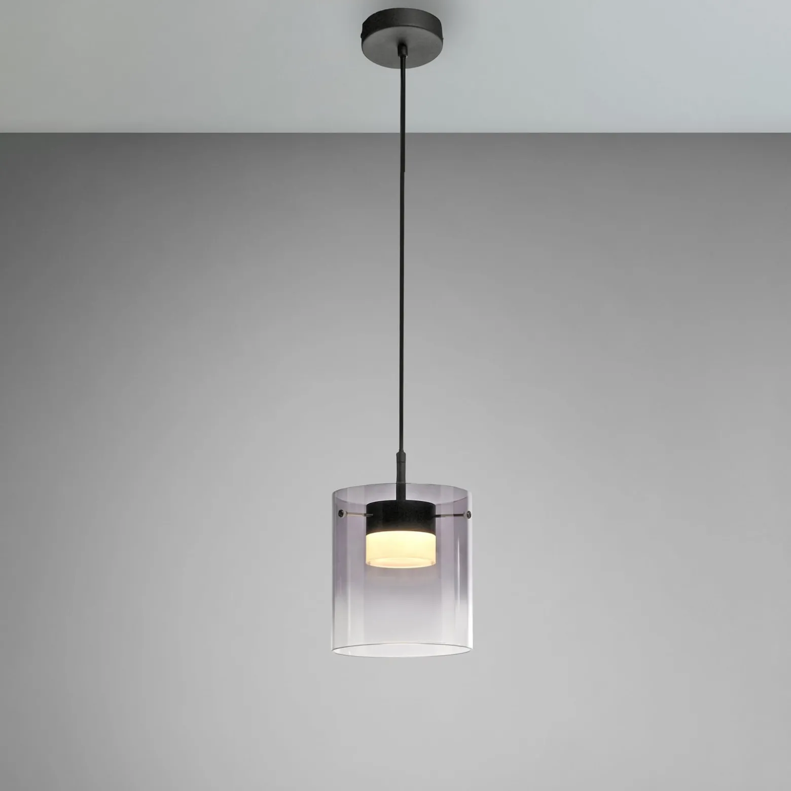 JUST LIGHT. LED-Hängeleuchte Elio, Rauchglas, 1-fl., schwarz