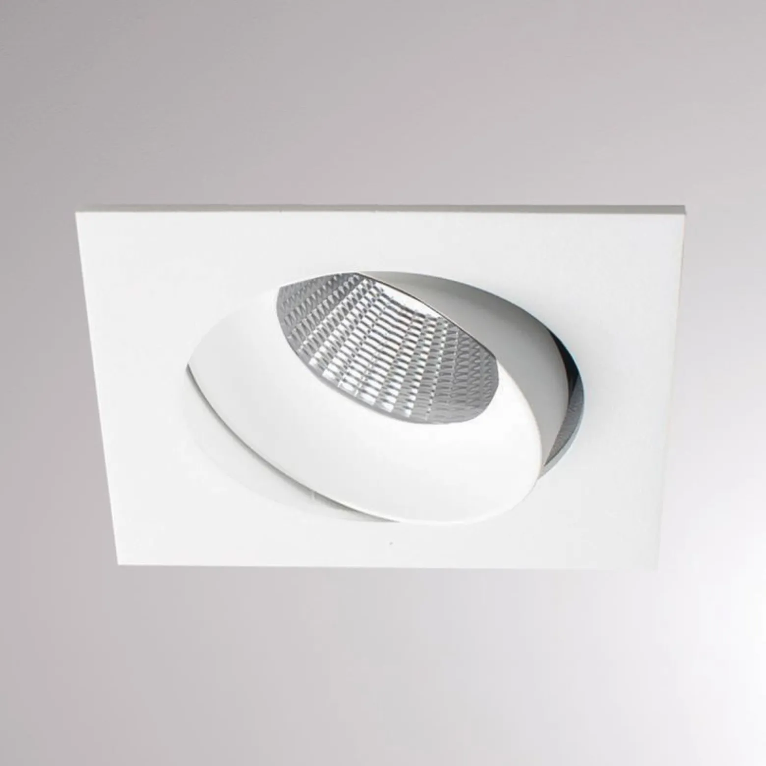 Kalio LED-Einbaulampe eckig 2700K 24° weiß