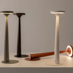 Karman LED-Akku-Tischleuchte Papiria, braun matt, CCT