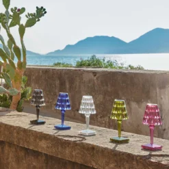 Kartell LED-Akku-Tischlampe Battery, 30 cm, rauchgrau, IP54