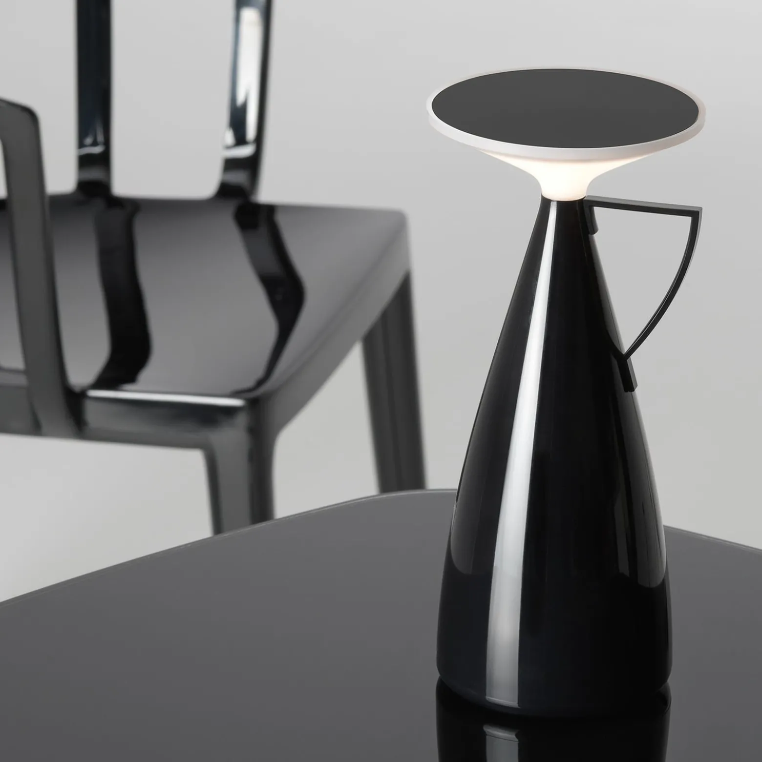 Kartell LED-Akku-Tischleuchte Camomille, schwarz, Höhe 24 cm