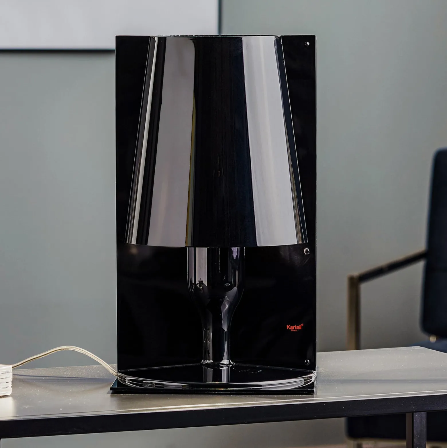 Kartell Take Designer-Tischleuchte, schwarz