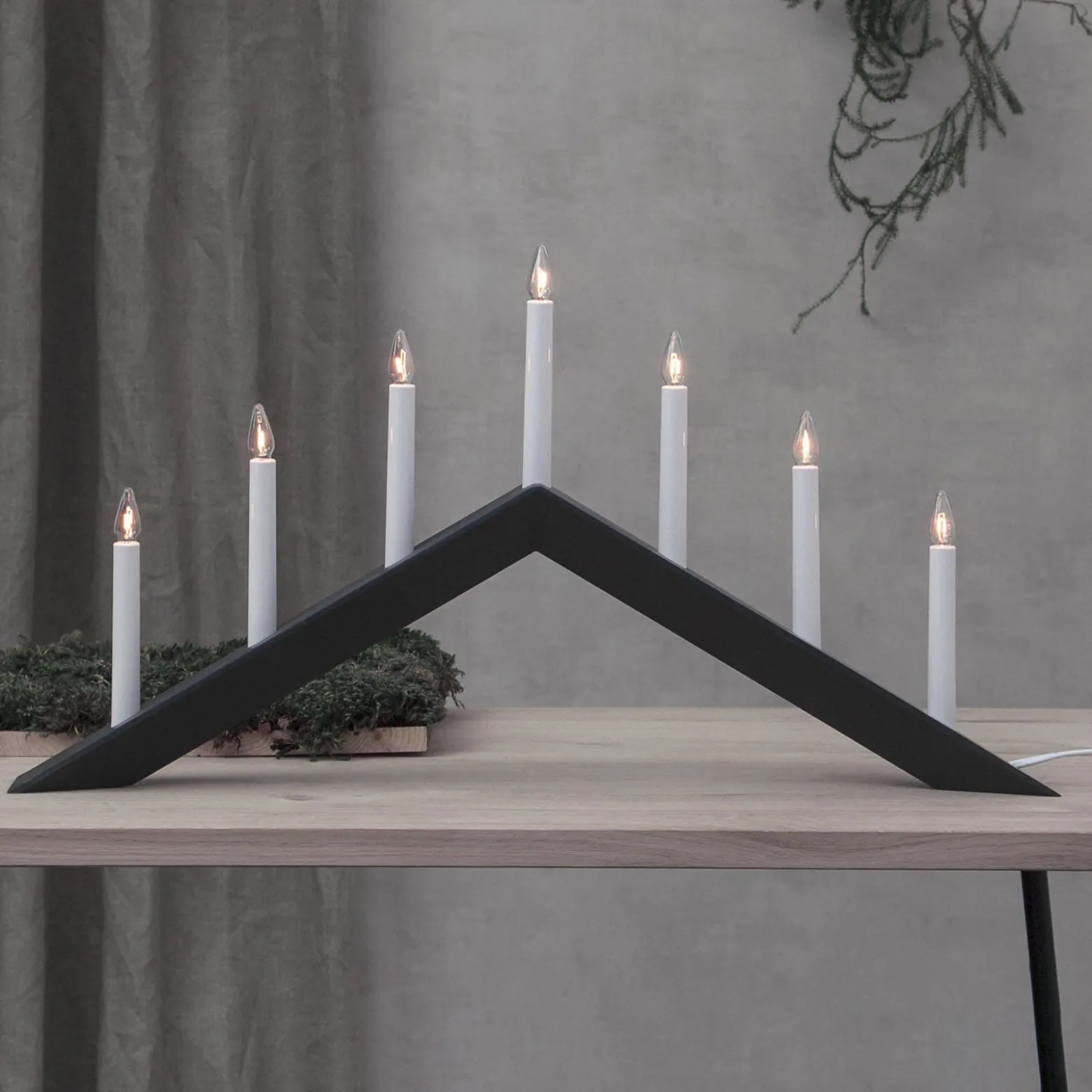 Kerzenleuchter Arrow, flach, 7flammig, schwarz