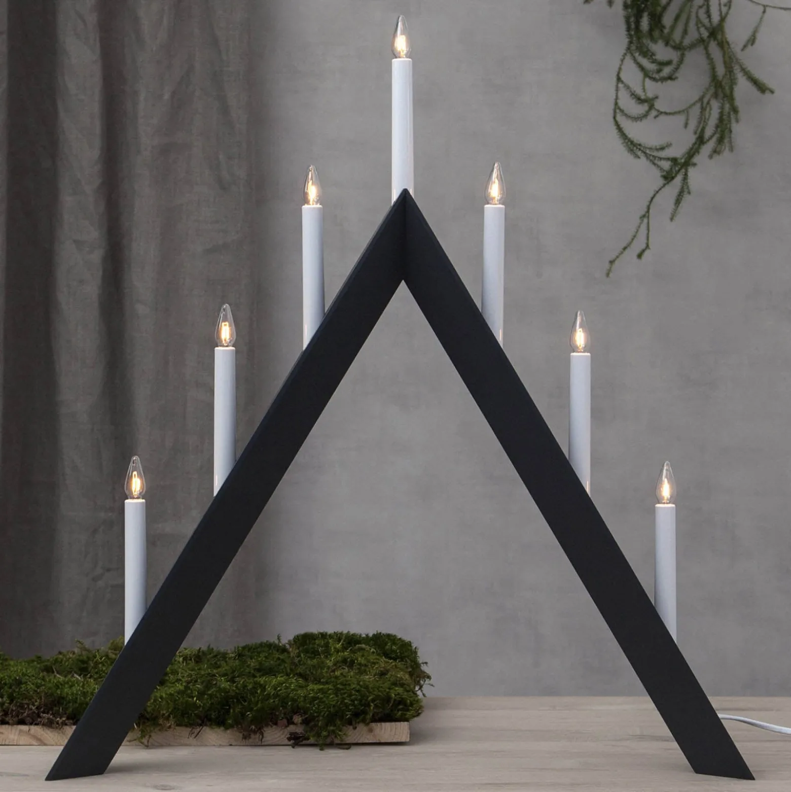 Kerzenleuchter Arrow, spitz, 7flammig, schwarz