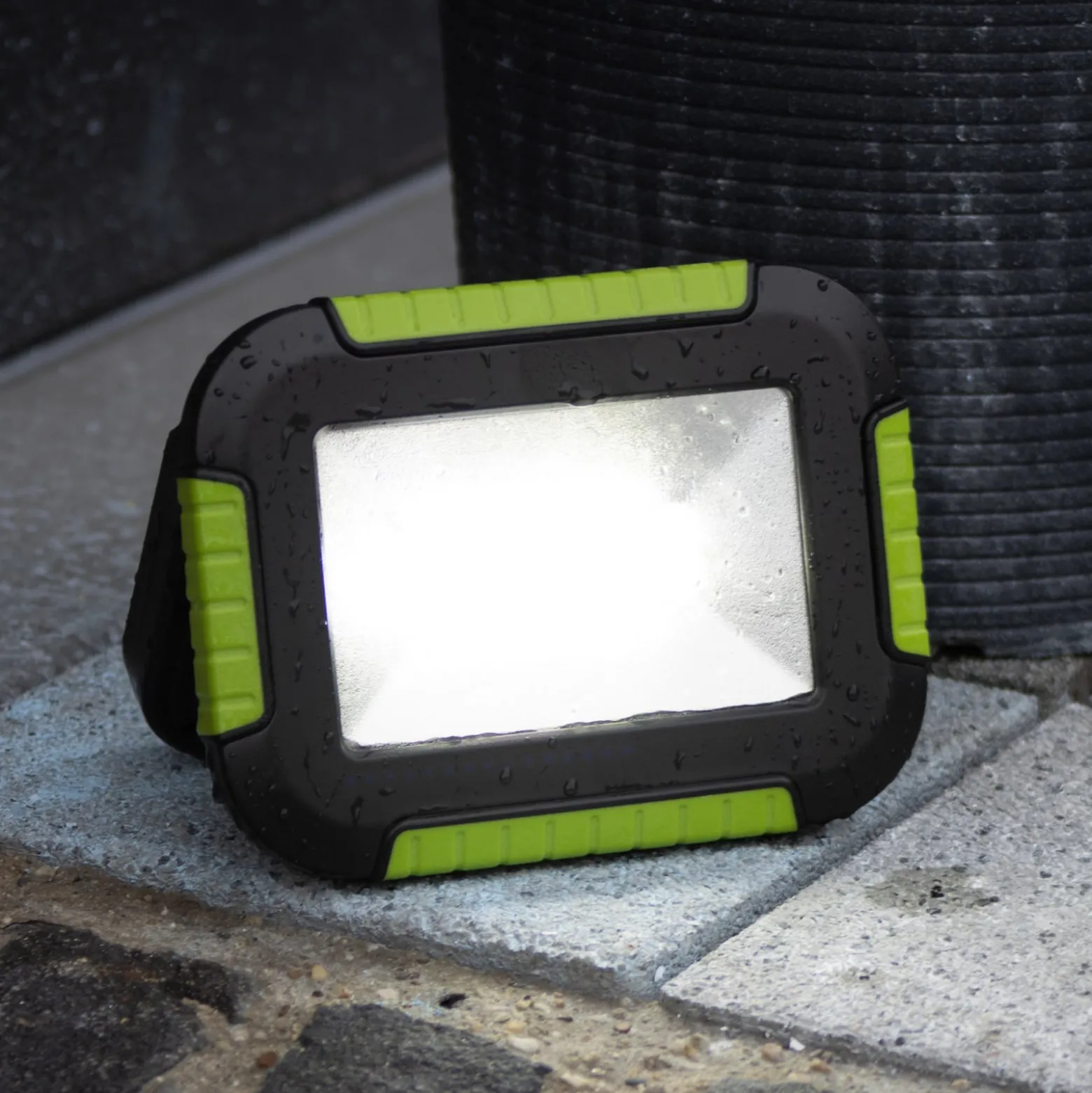 LED-Akku-Außenstrahler 850946, schwarz/grün, Länge 16 cm