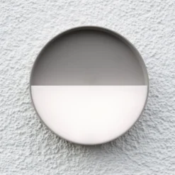 LED-Akku-Außenwandleuchte Meg, sandfarben, Ø 15 cm