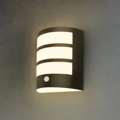 LED-Akku-Außenwandleuchte 3795015, schwarz, Sensor, IP44