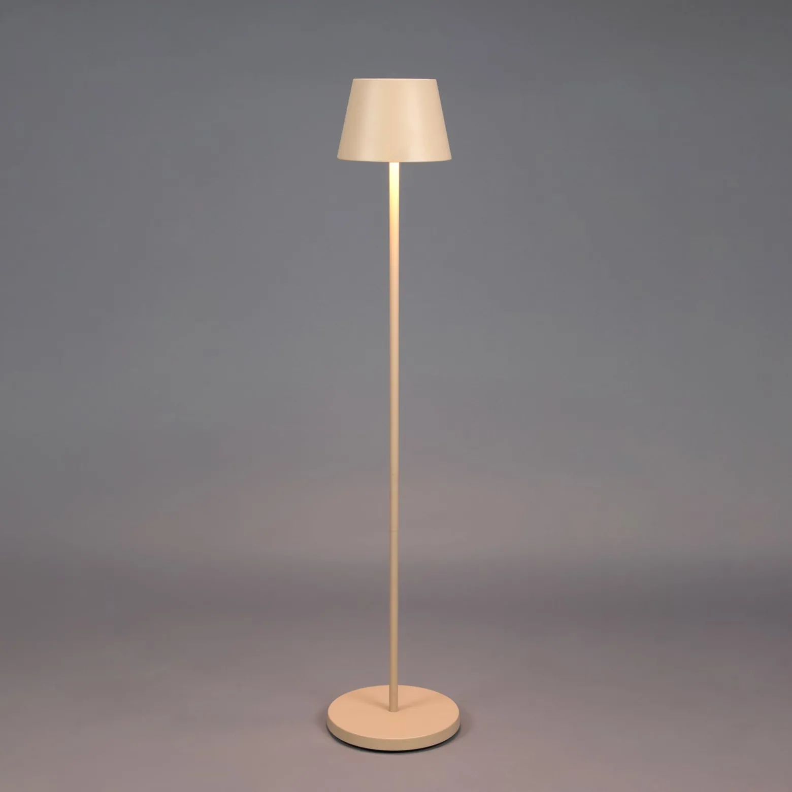 LED-Akku-Stehlampe Pomezia, sandfarben, 124 cm, IP54, USB