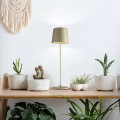 LED-Akku-Tischlampe Kaami, dimmbar gold matt
