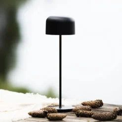 LED-Akku-Tischlampe Lille, Höhe 36 cm, schwarz, IP54, USB