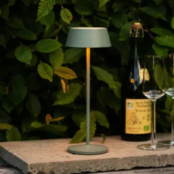 LED-Akku-Tischlampe Menton, grün, Höhe 27 cm, IP54, USB