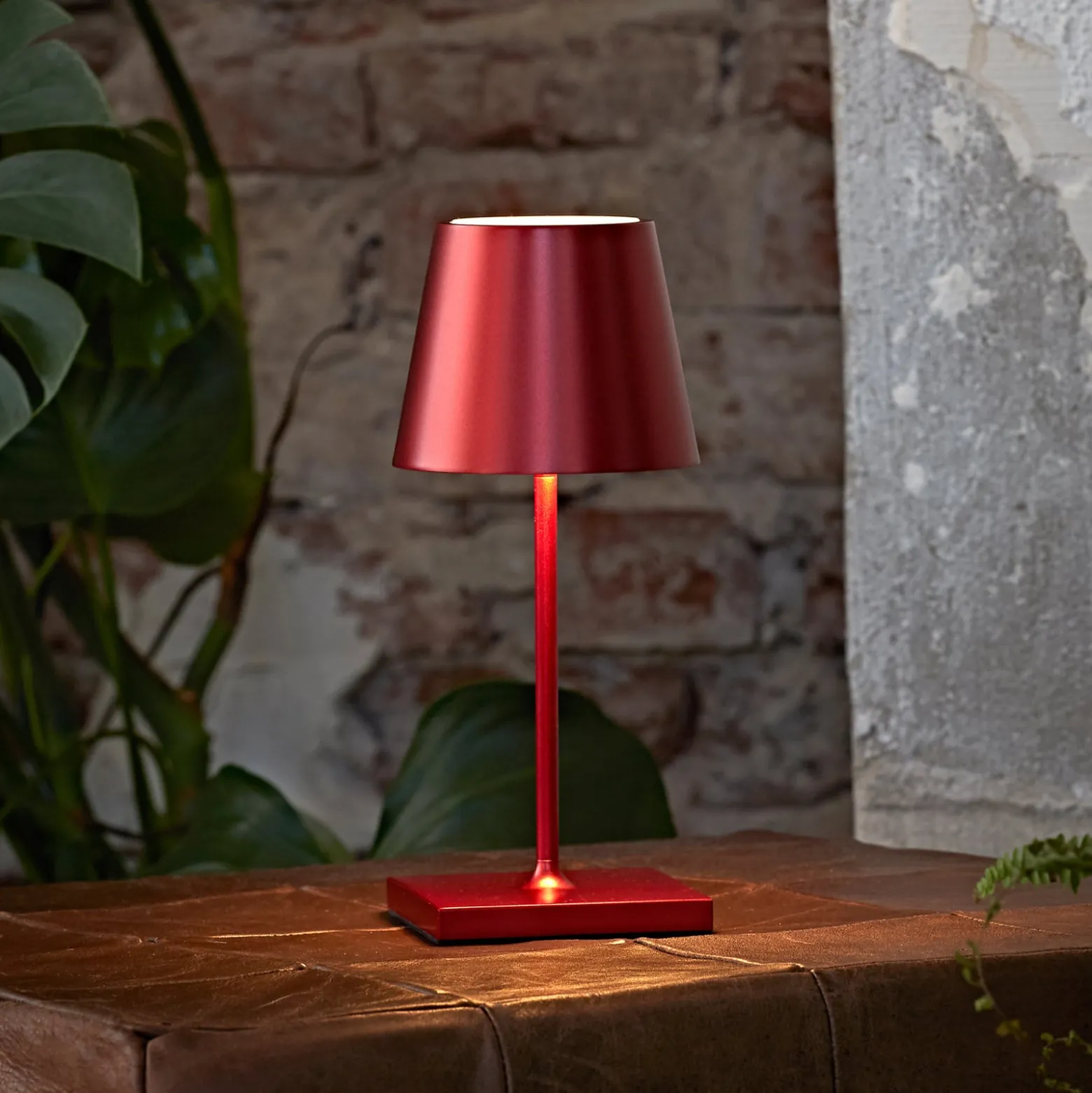 LED-Akkutischlampe Nuindie mini, Easy Connect, rot, dimmbar
