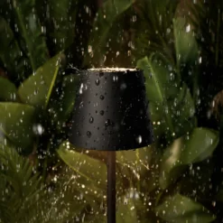 LED-Akkutischlampe Nuindie pocket, schwarz, IP54, dimmbar