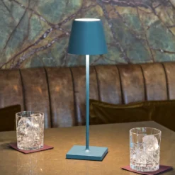 LED-Akkutischlampe Nuindie, USB-C, blau, IP54, dimmbar