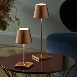 LED-Akkutischlampe Nuindie, USB-C, bronze, IP54, dimmbar