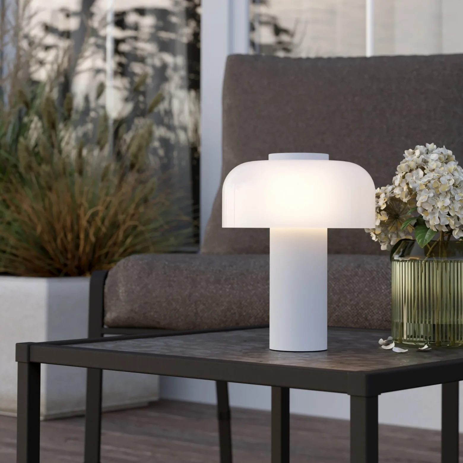 LED-Akku-Tischlampe Ponente, Ø 16 cm, weiß, CCT, dimmbar