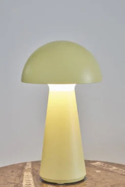LED-Akku-Tischlampe Sam, gelb, Kunststoff, 28 cm, IP54