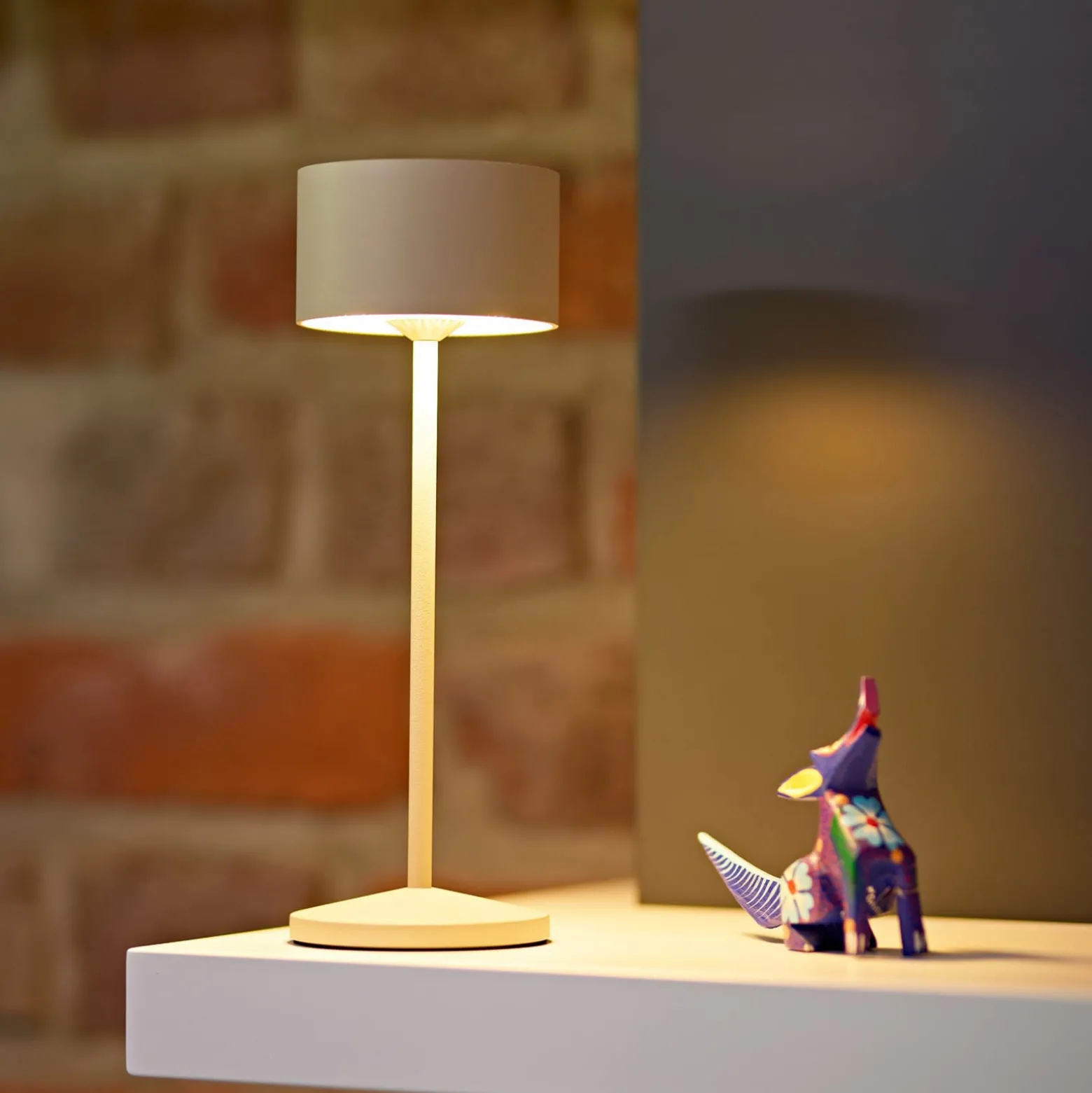 LED-Akku-Tischlampe Veluna, beige, Höhe 25 cm, IP44, dim CCT