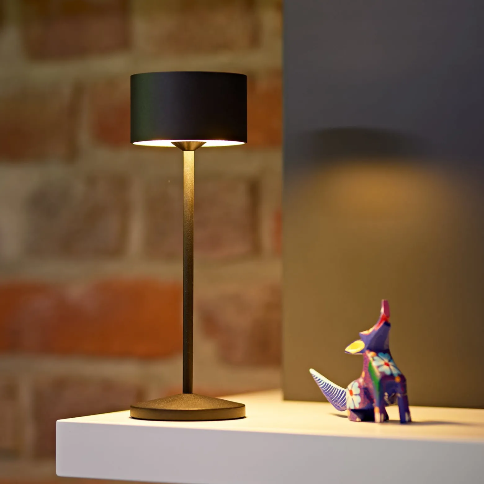 LED-Akku-Tischlampe Veluna, schwarz, Höhe 25 cm IP44 dim CCT