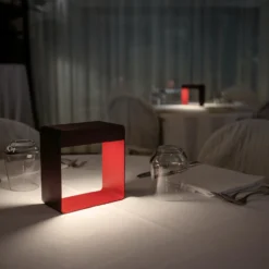 LED-Akku-Tischleuchte Dama, rot, Aluminium, ABS