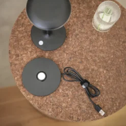 LED-Akku-Tischleuchte Petit, schwarz, Aluminium, IP44