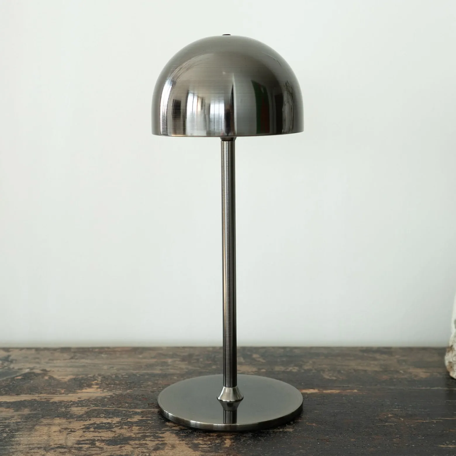LED-Akku-Tischleuchte Tim, nickelfarben, Höhe 30 cm, IP54