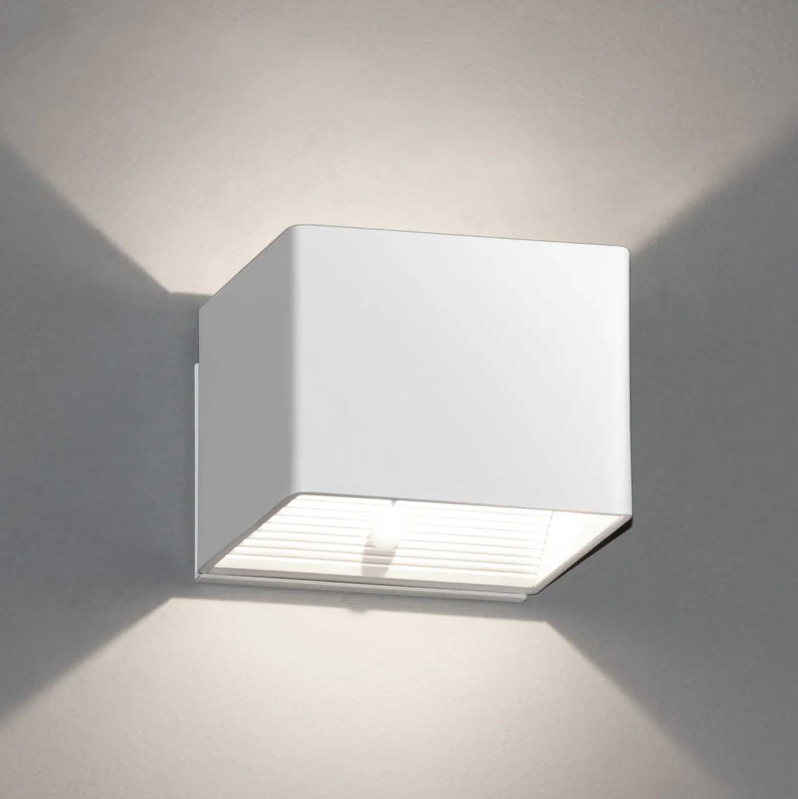 LED-Akku-Wandleuchte Magnetic, weiß, USB, Bewegungsmelder
