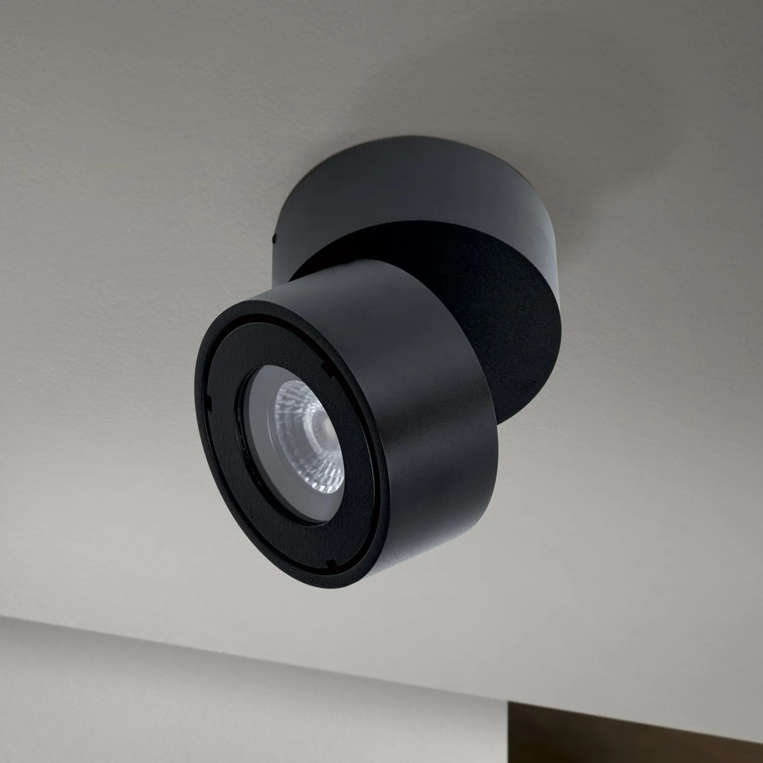LED-Außenstrahler Harvey, schwarz, Ø 10 cm, Alu-Druckguss