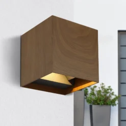 LED-Außenwandlampe Veronika, holzfarben, up/down, IP54
