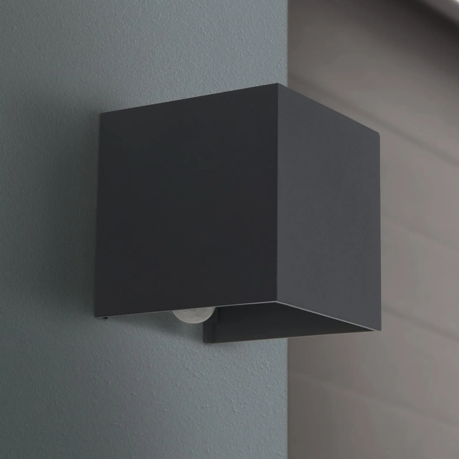LED-Außenwandleuchte Cube-S, anthrazit, Metall, Sensor