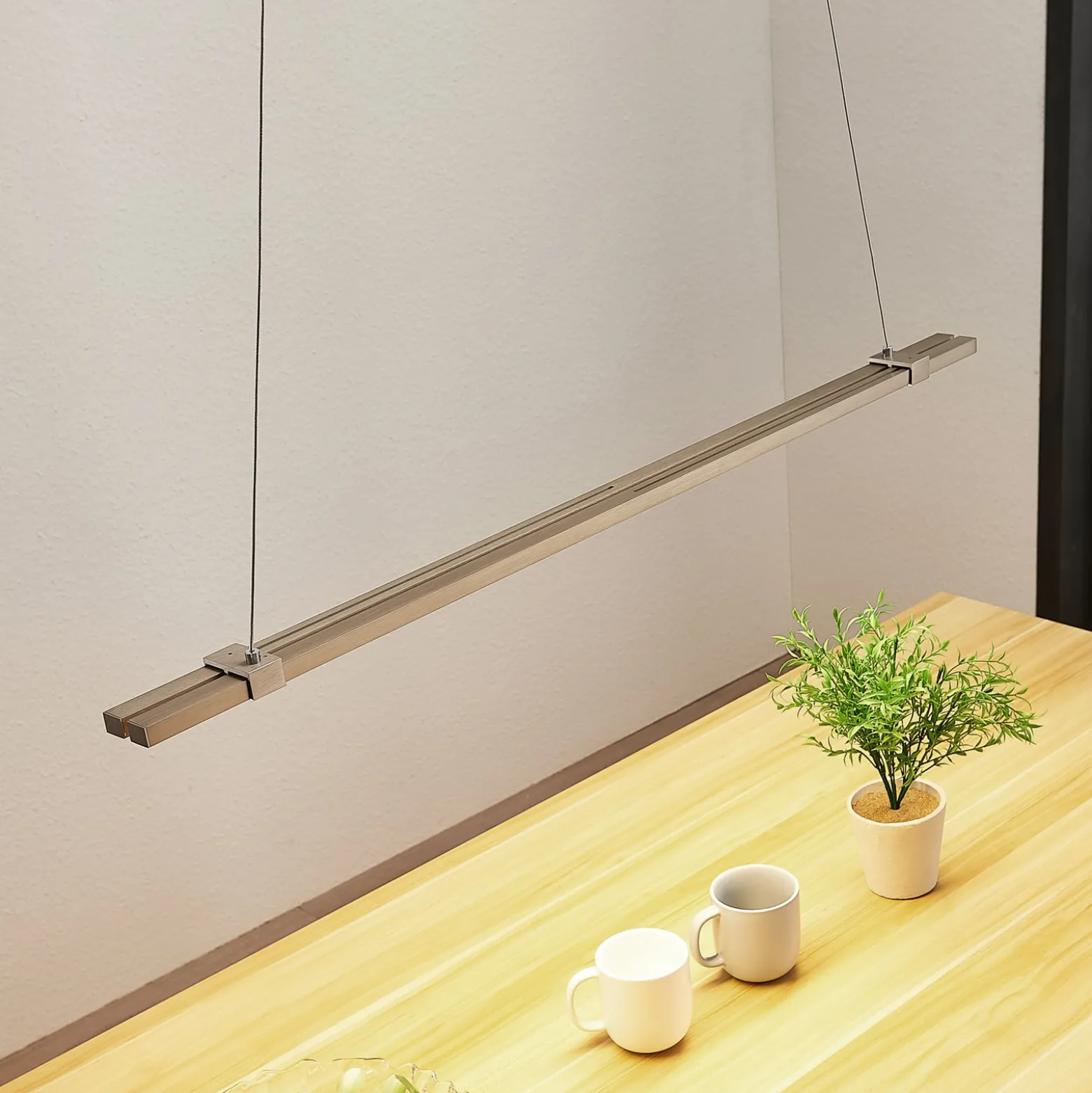 LED-Balkenpendelleuchte Tymon, schmal, ausziehbar