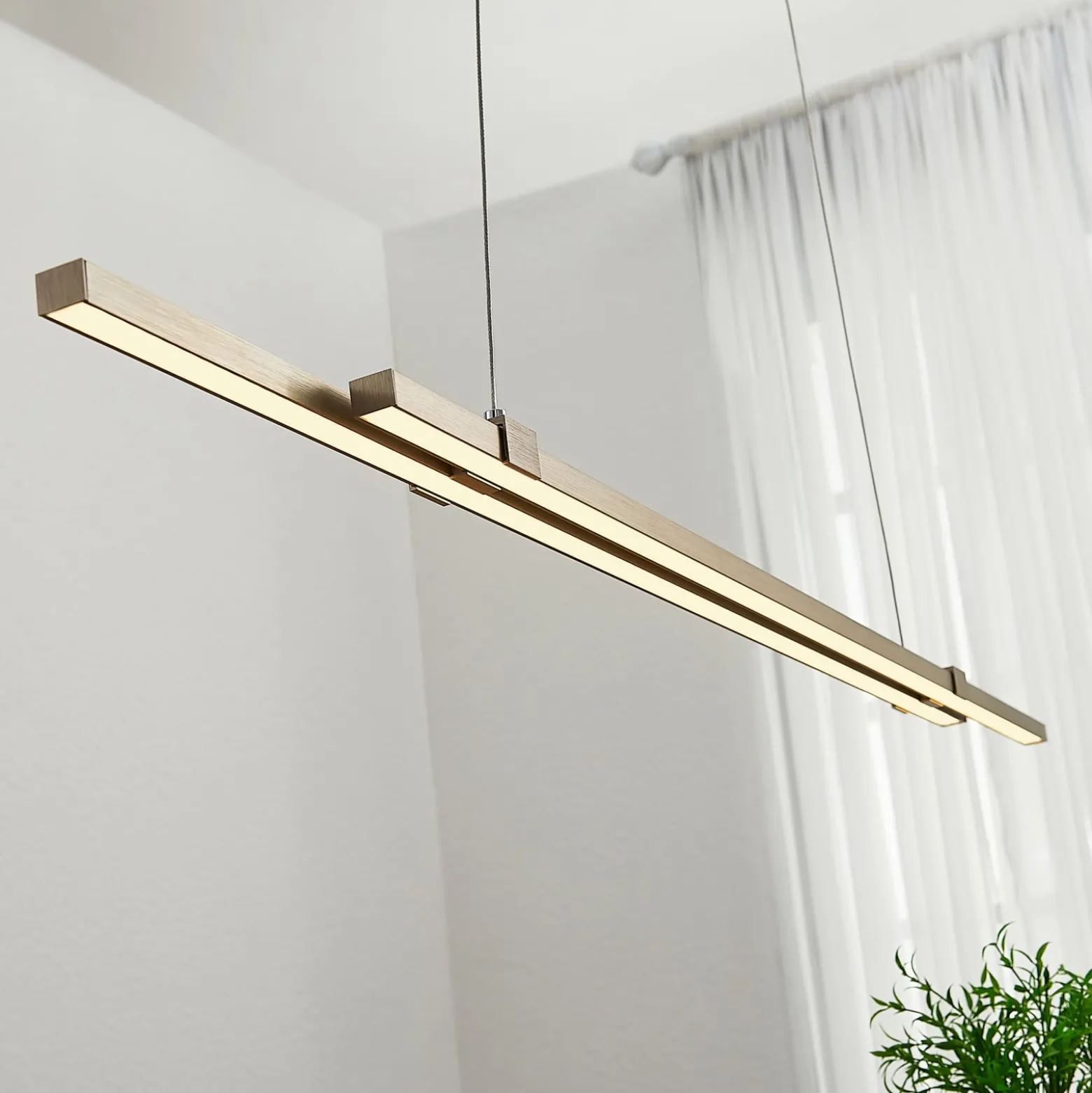 LED-Balkenpendelleuchte Tymon, schmal, ausziehbar