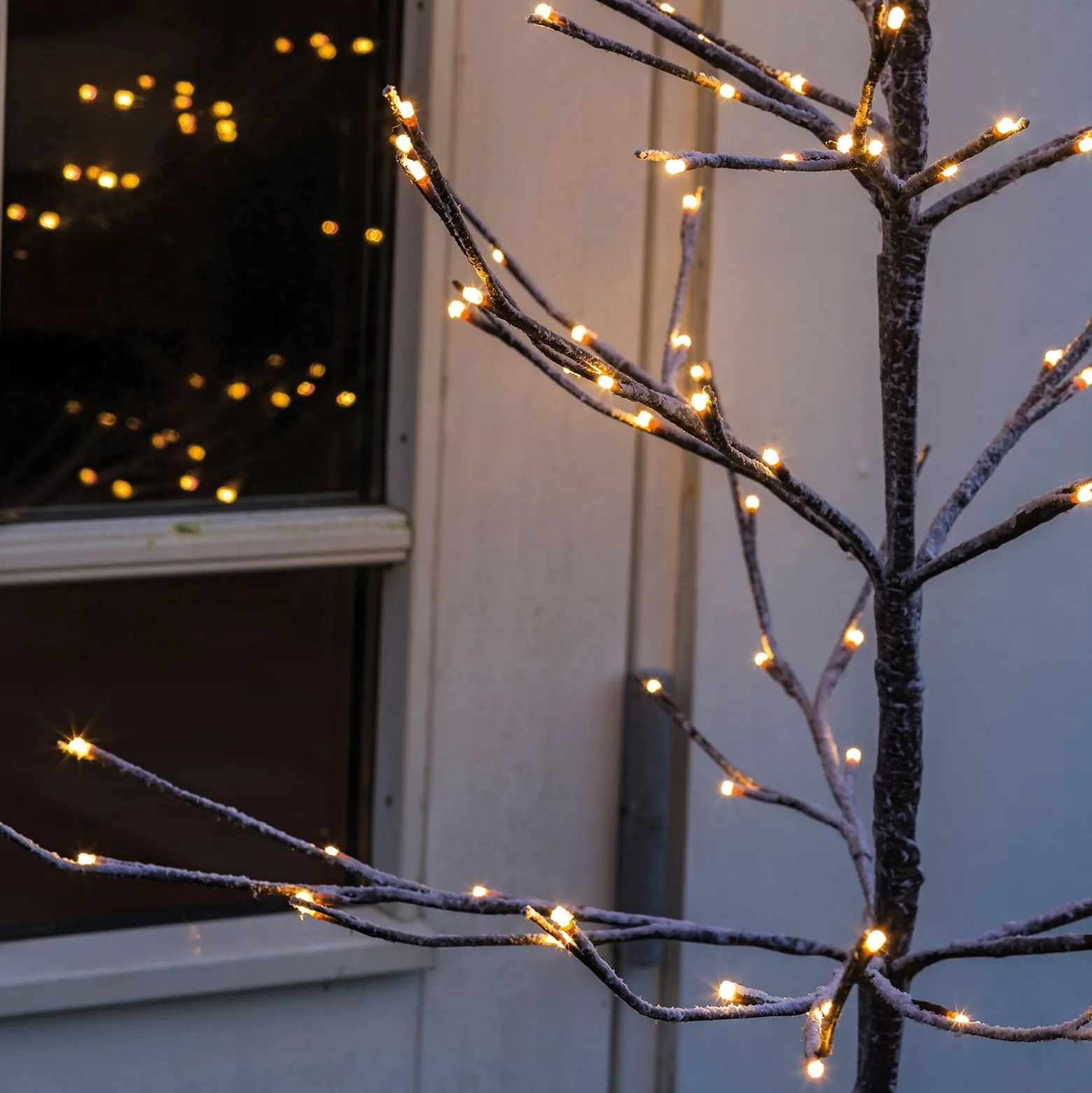 LED-Baum Alex im verschneiten Look, Höhe 90 cm