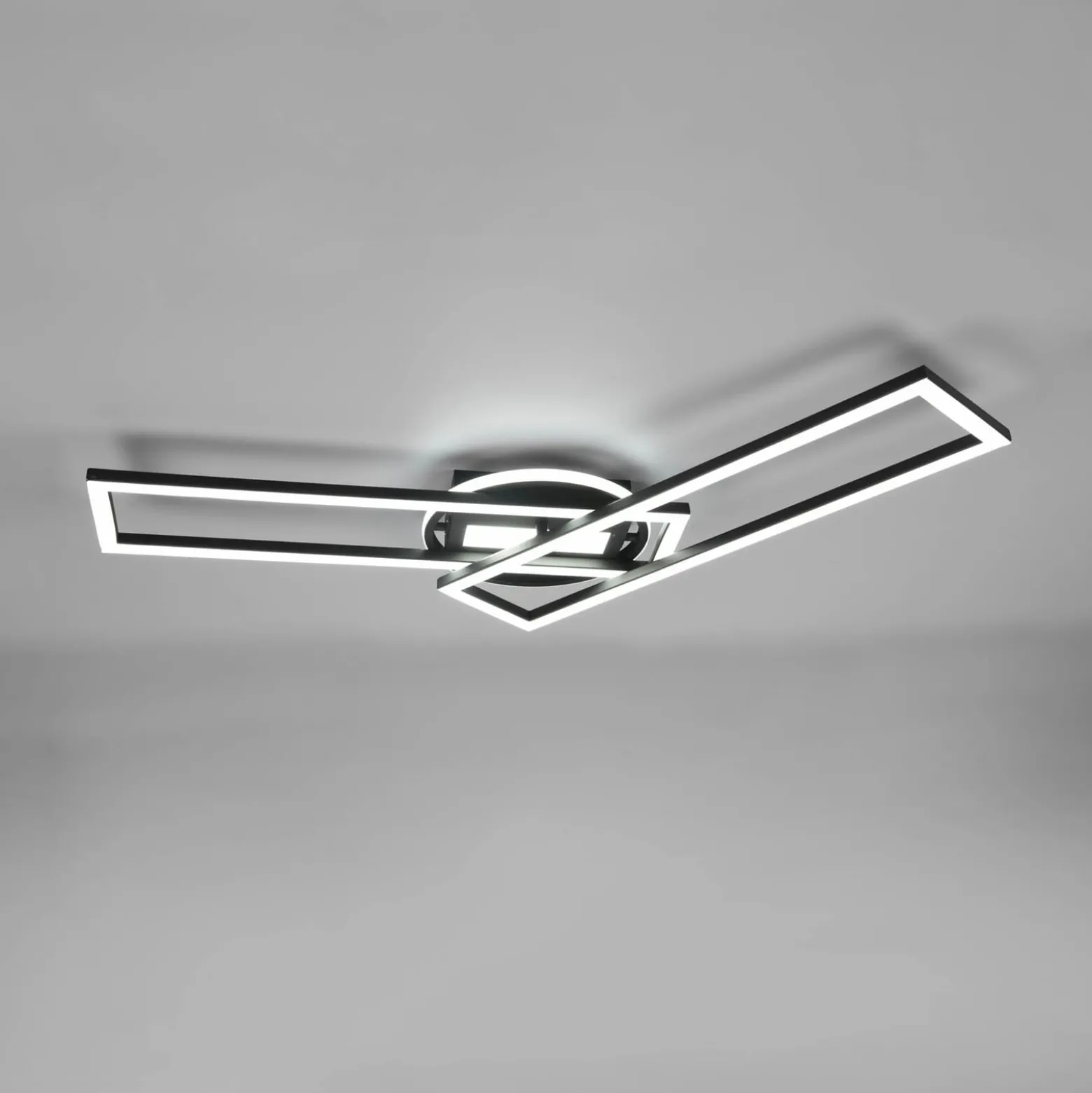 LED-Deckenlampe Twister, drehbar, Remote, schwarz