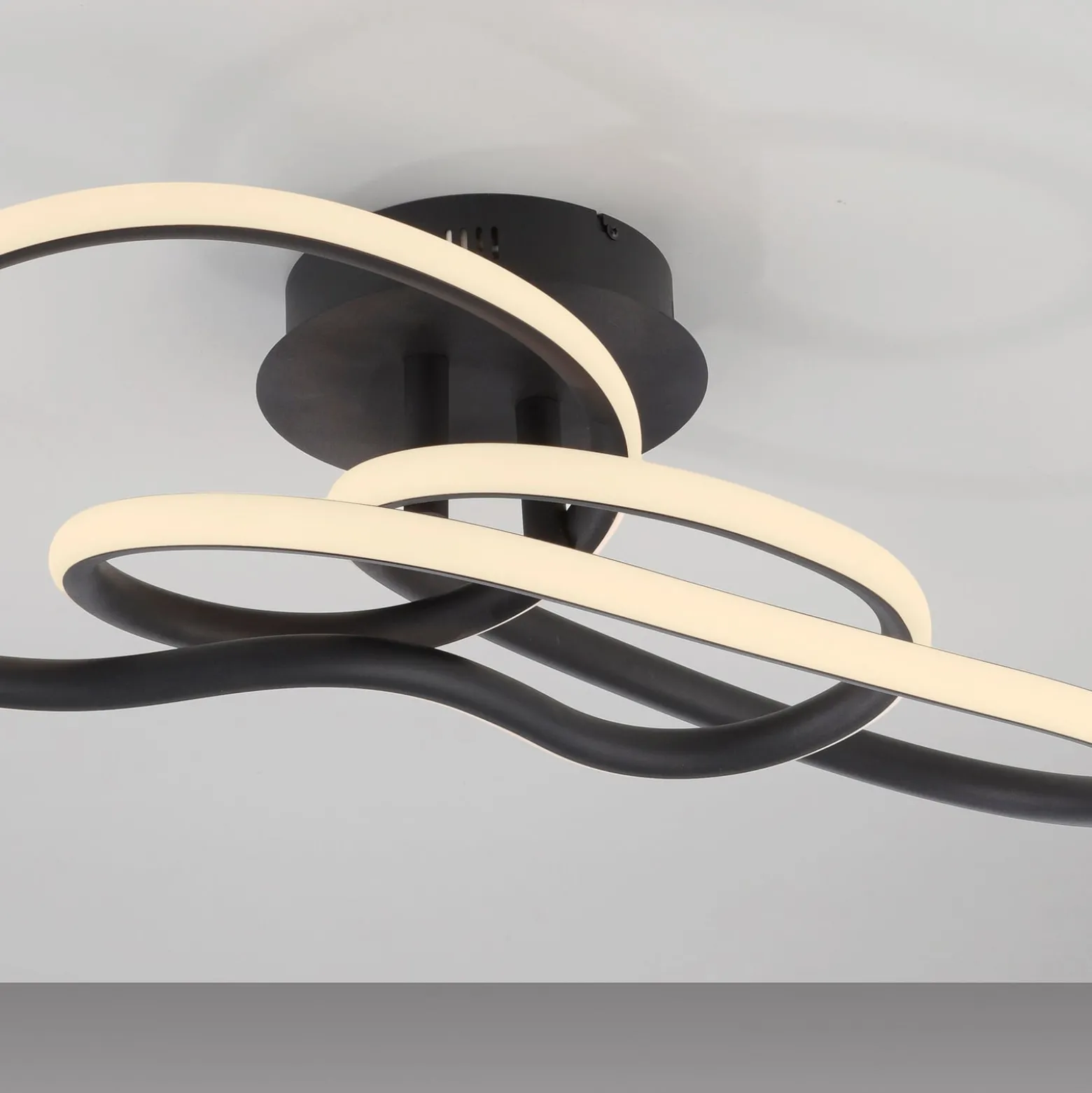 LED-Deckenlampe TWIST, schwarz, Länge 90 cm Metall switchdim
