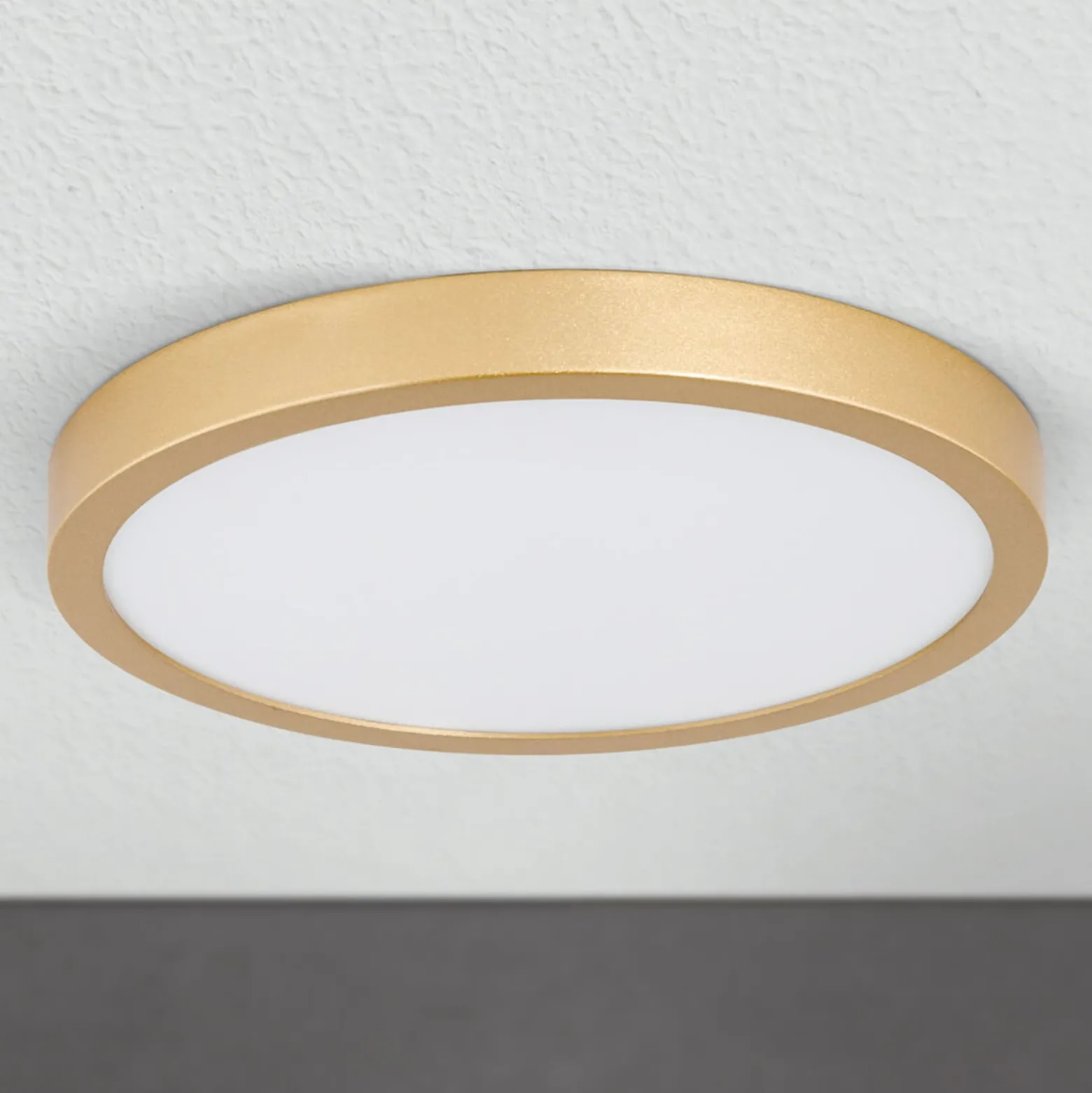 LED-Deckenleuchte Vika, rund, gold matt, Ø 23cm