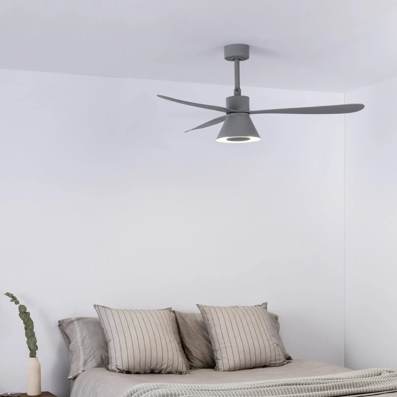 LED-Deckenventilator Amelia Cone L, grau, DC, leise, 132 cm