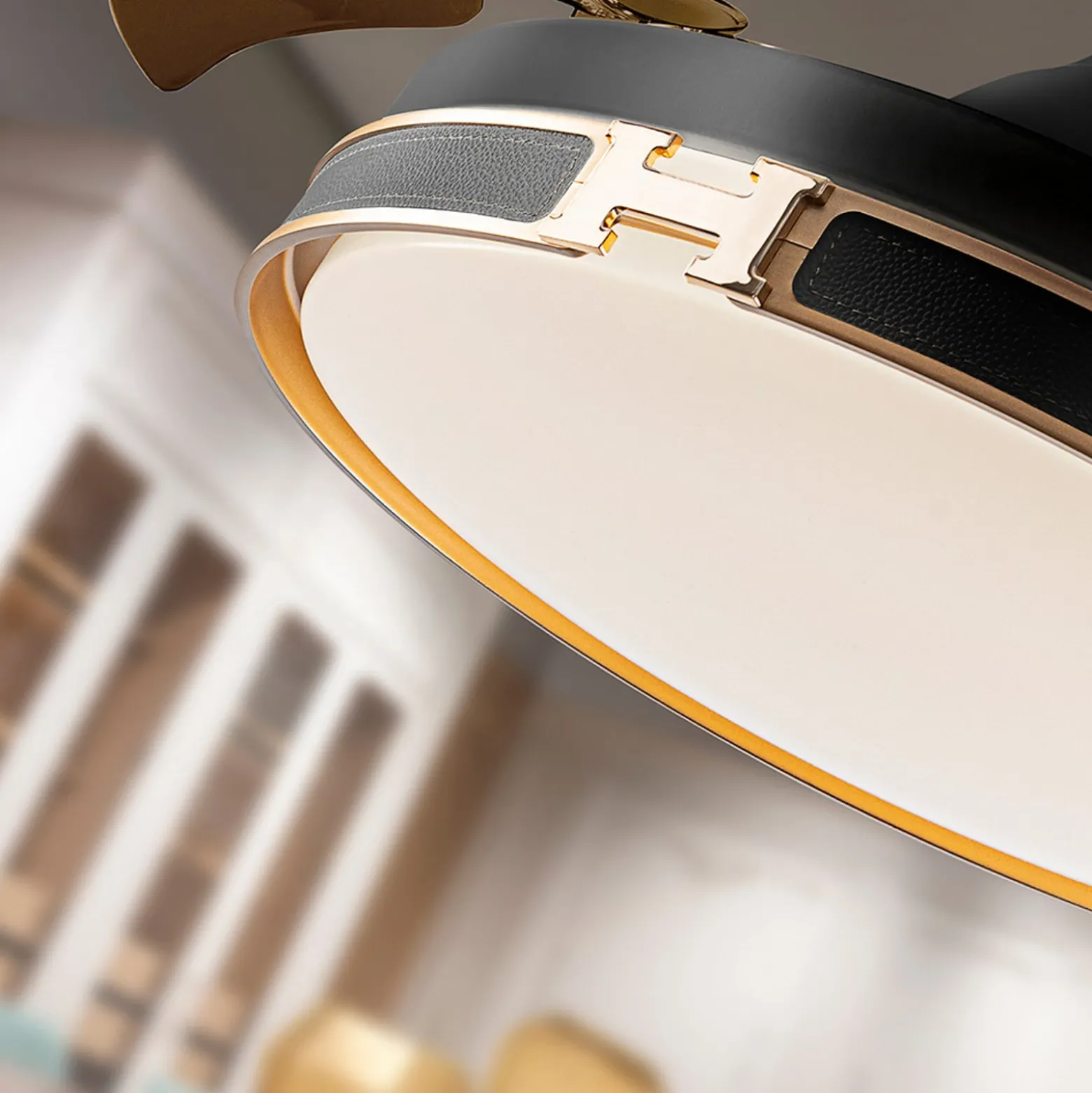 LED-Deckenventilator Herón schwarz/gold/rauch Ø 106 cm leise