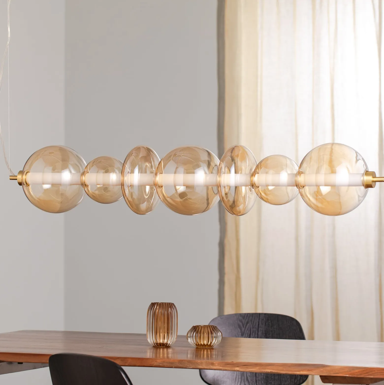 LED-Hängelampe Daphne, Glas amber-transparent, Länge 118 cm