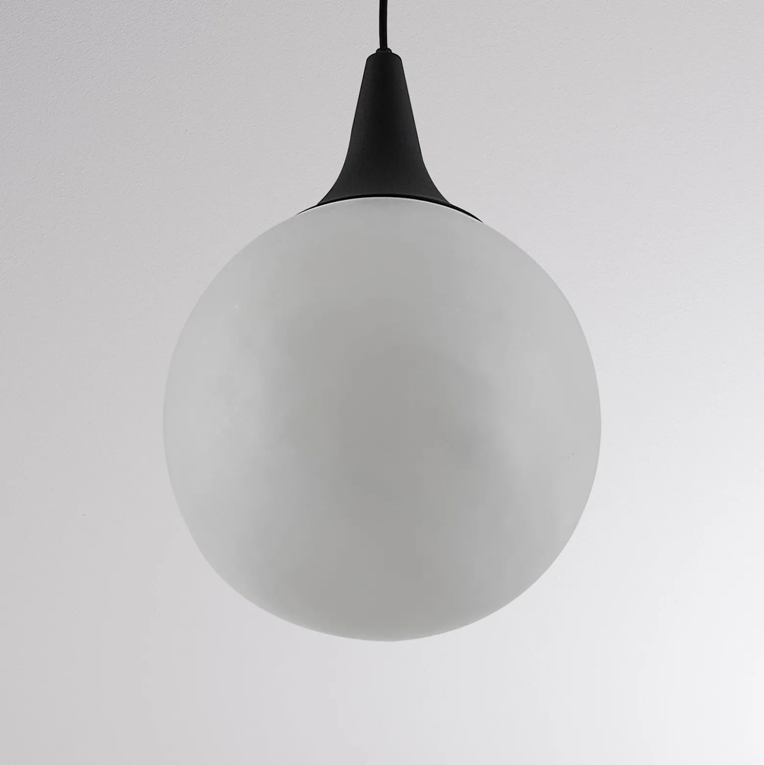 LED-Hängeleuchte ARE, schwarz, Alabaster, Ø 10 cm, CCT, DALI