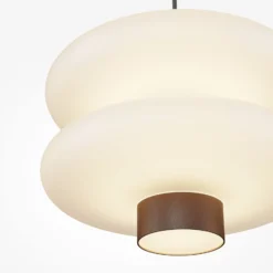 LED-Hängeleuchte Nuvem, braun, Opalglas, Länge 66 cm, 3-flg.
